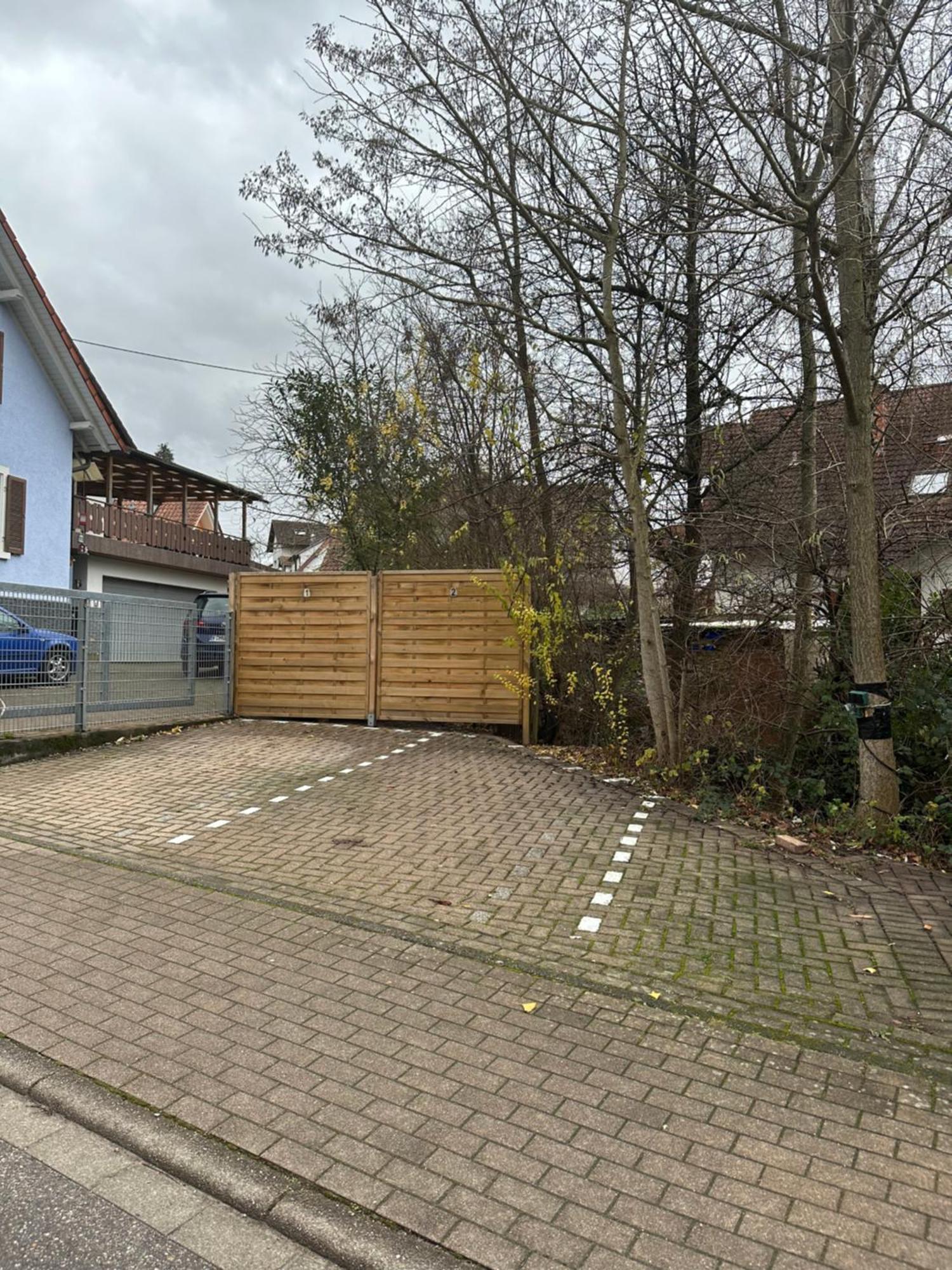 Helle Mit Balkon, Küche, Parkplatz&waschmaschine